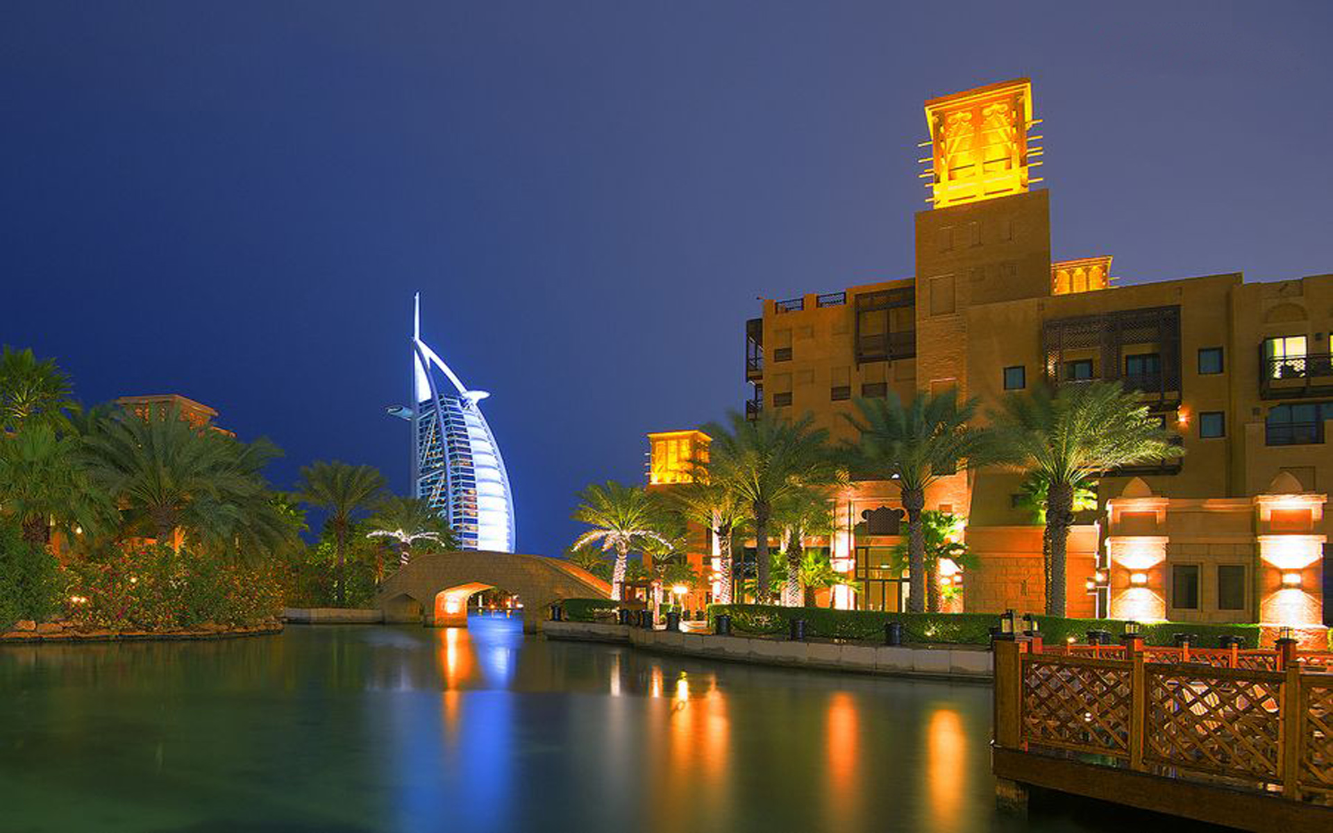 Dubai at Night Restaurants in Souk Madinat Jumeirah Dubai United Arab Emirates HD Wallpaper 1920x1200 1