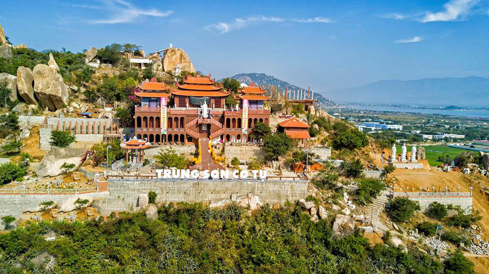 chua trung son co tu 5