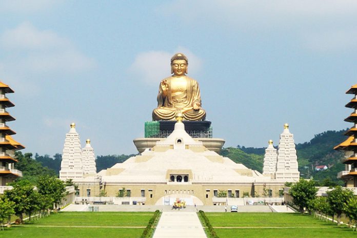 phat quan son 2 696x464 1