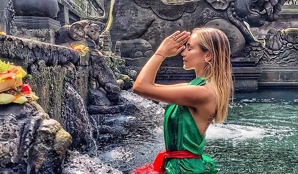 tampak siring bali den suoi thieng